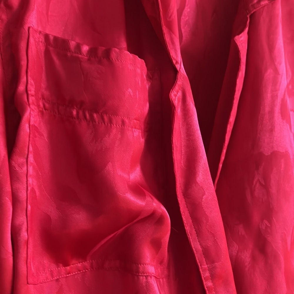 Vintage Victoria’s Secret red floral robe-pockets! - Picture 3 of 5